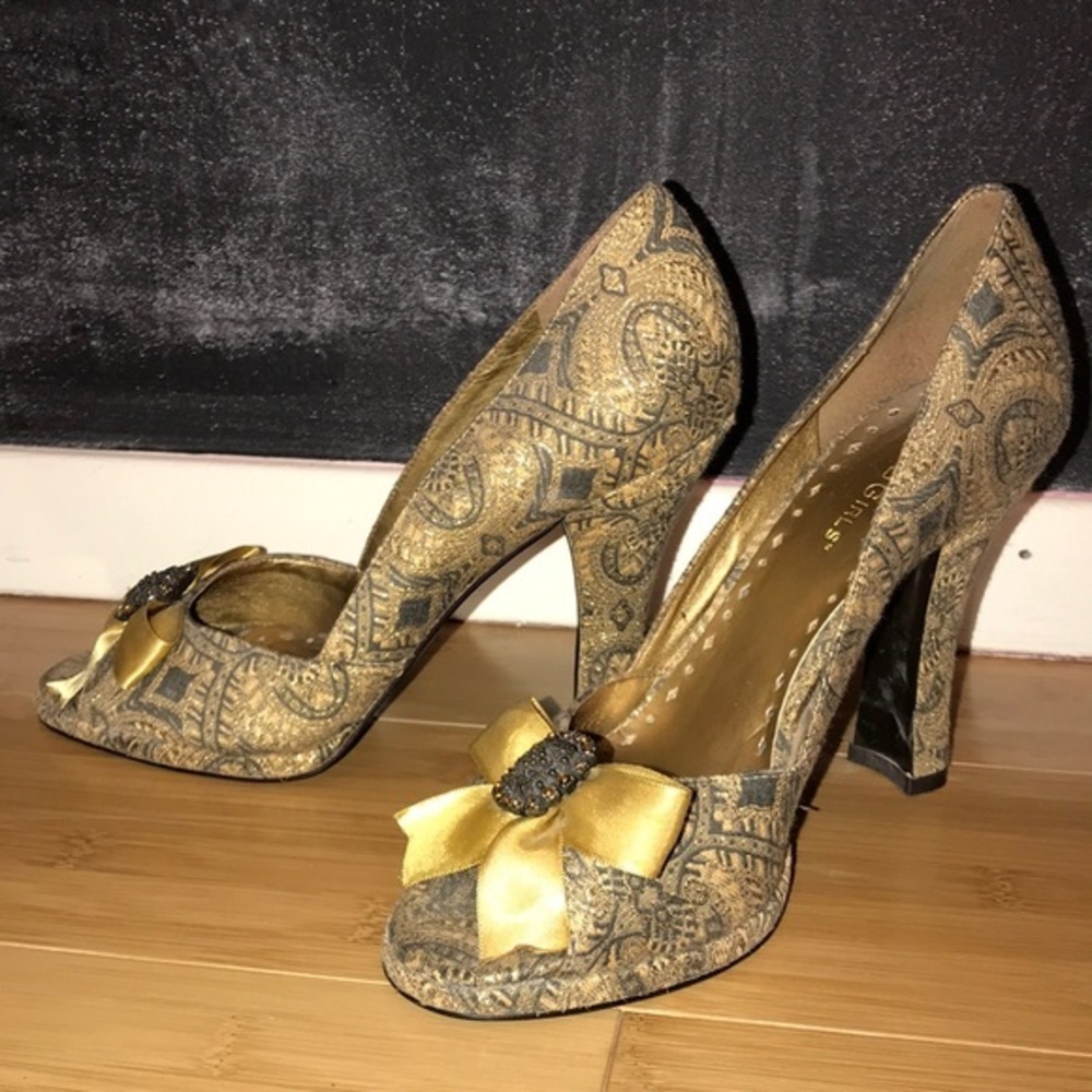 Brocade Peep  Toe Pumps